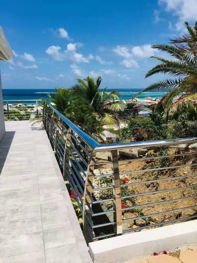 exterior-stainless-steel-handrail